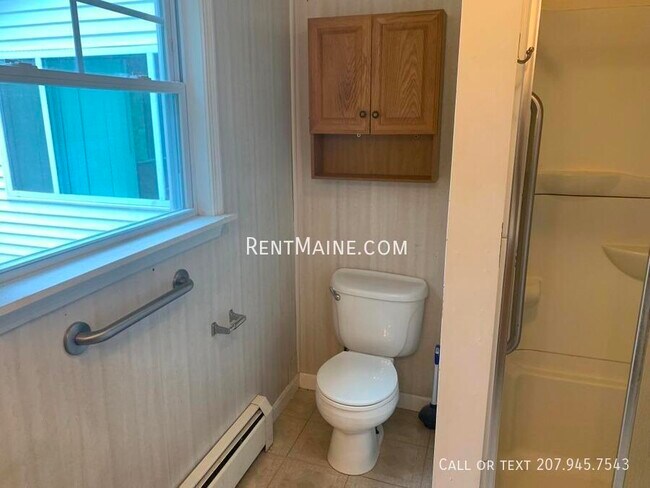 Building Photo - 35 Bosworth St