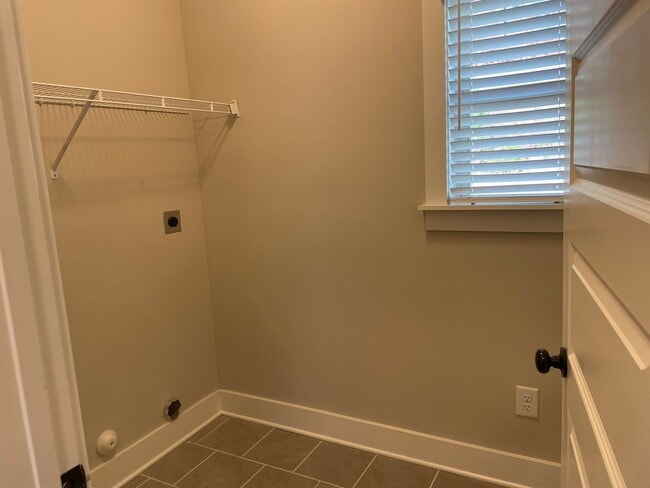 Building Photo - 1460 Valley Trace
