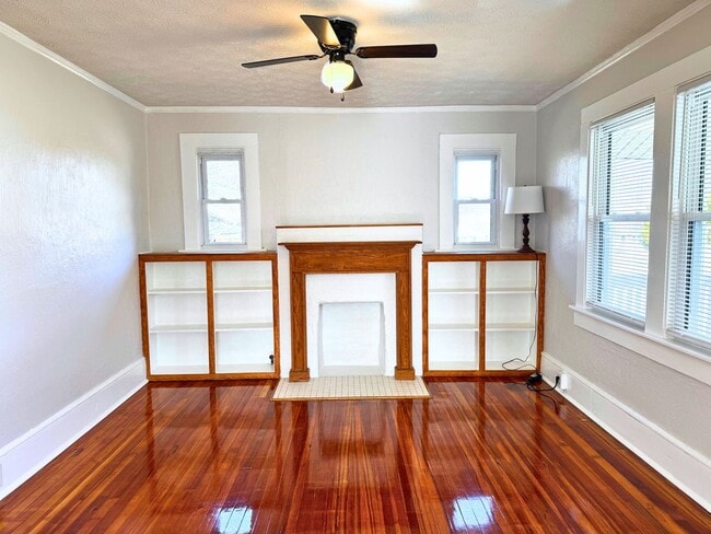 Building Photo - East AVL - Renovated Oakley Bungalow