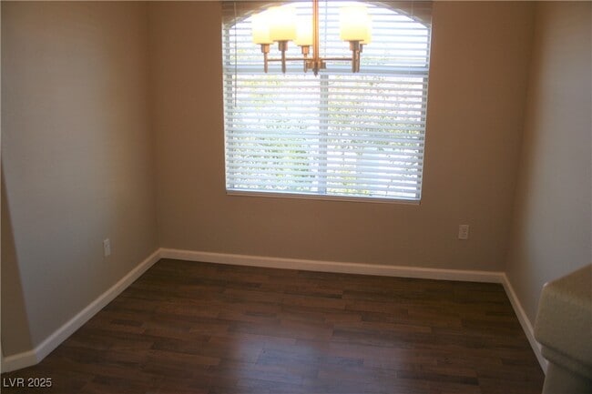 Building Photo - 6480 Annie Oakley Dr