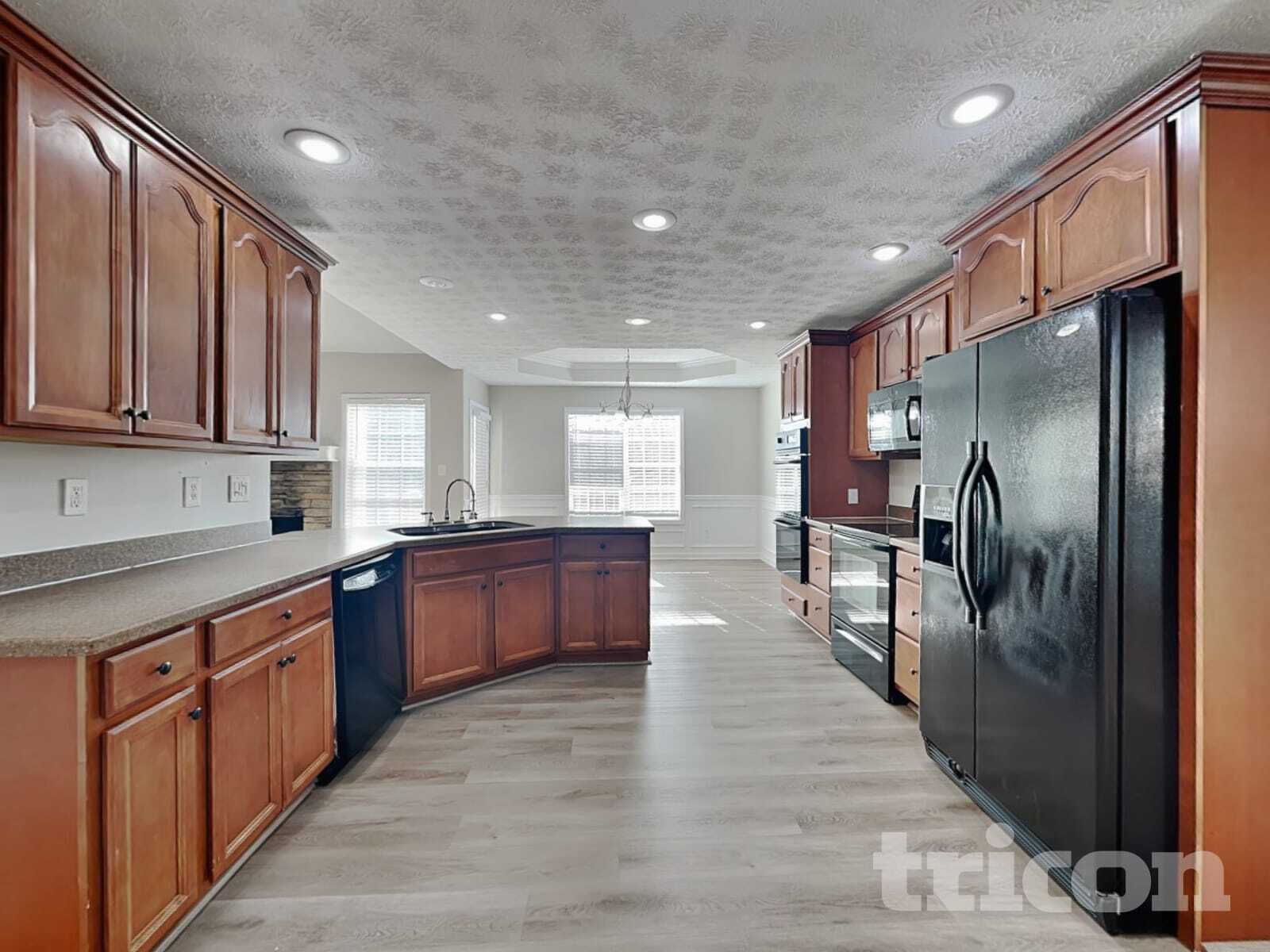 Building Photo - 930 Willow Hollow Dr