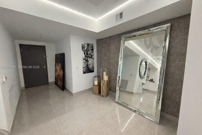 Building Photo - 17301 Biscayne Blvd