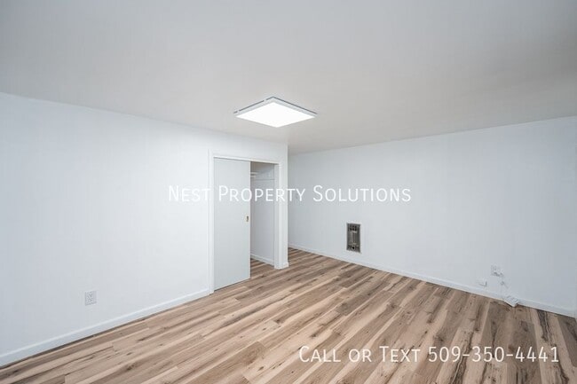 Building Photo - 1221 S Baker St