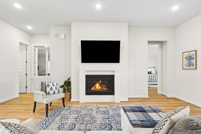 Building Photo - 143 Maravillas