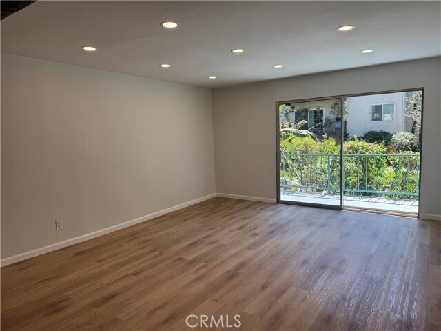 Building Photo - 5460 White Oak Ave