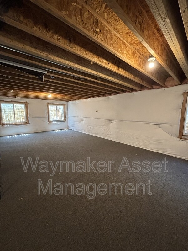 Building Photo - 6594 Silverwind Cir