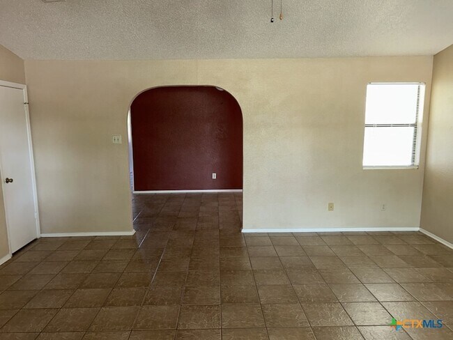 Building Photo - 4403 Jana Dr