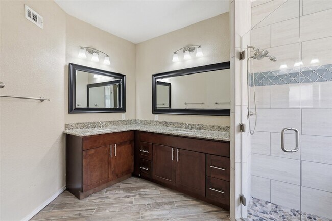 Building Photo - 608 Fiesta Cir
