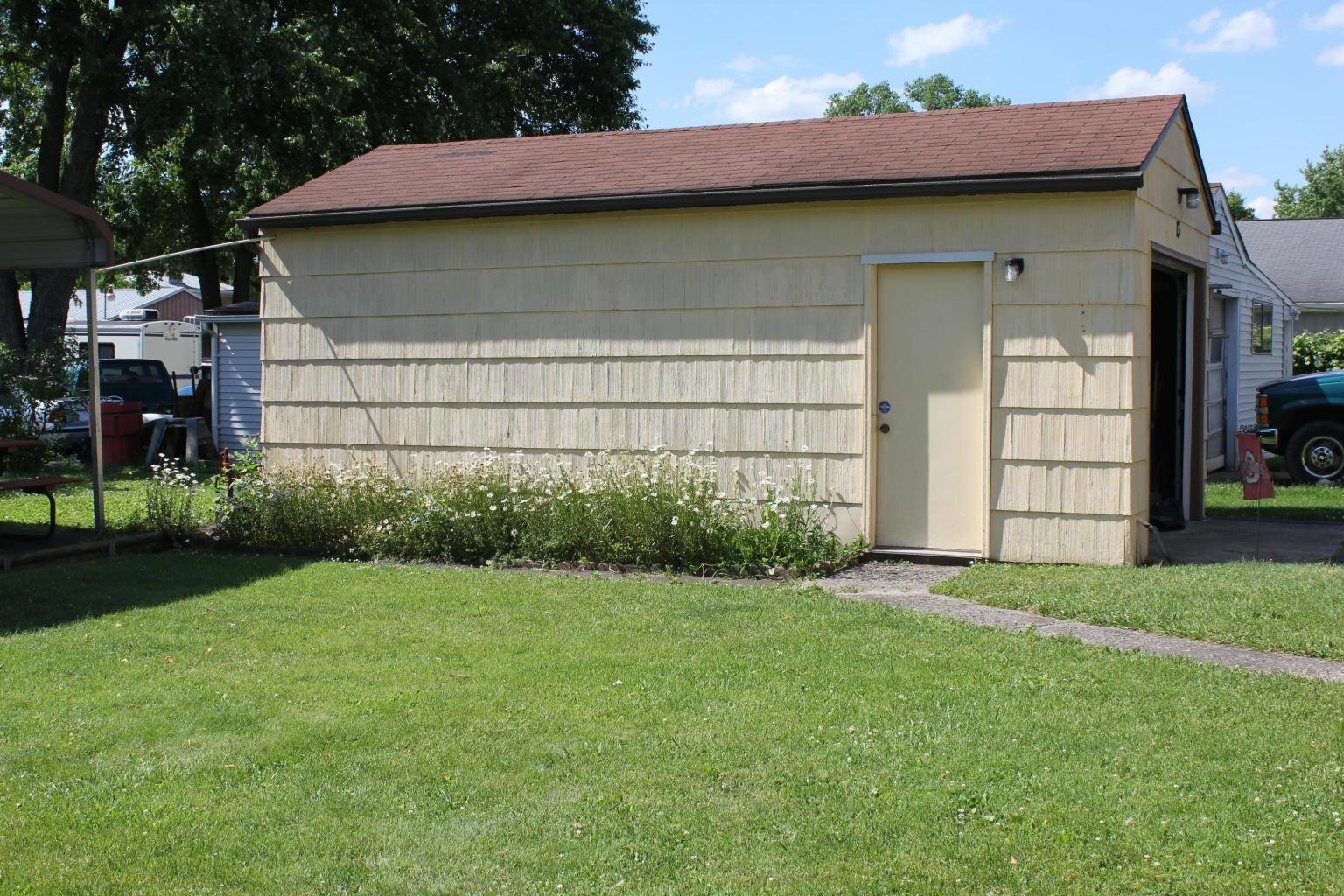 Building Photo - 13 Willow St