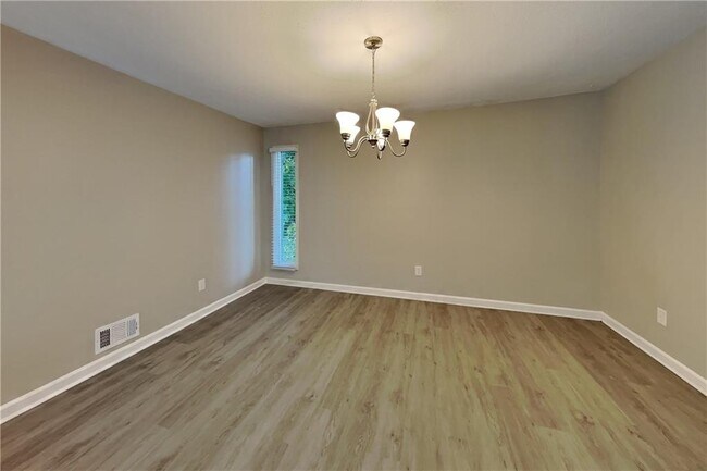 Building Photo - 3013 Alberta Dr