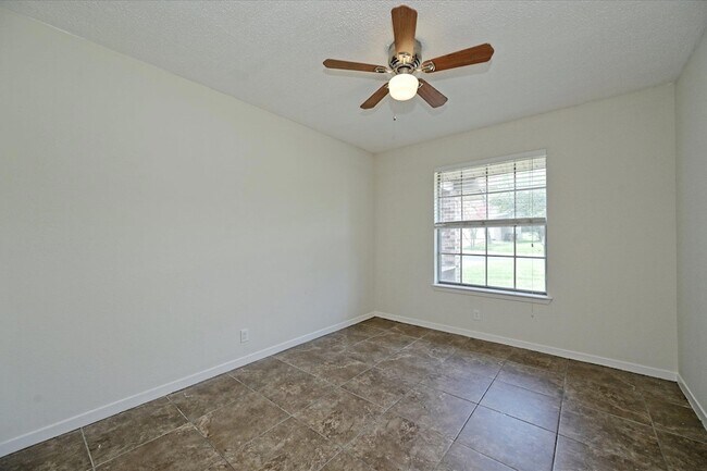 Building Photo - 6509 Skycrest Dr