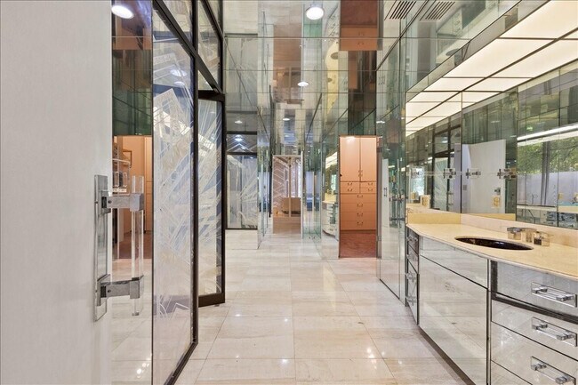 Building Photo - 5304 Woodlands Blvd