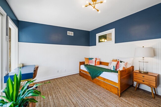 Building Photo - Beautifully Updated Historic Home