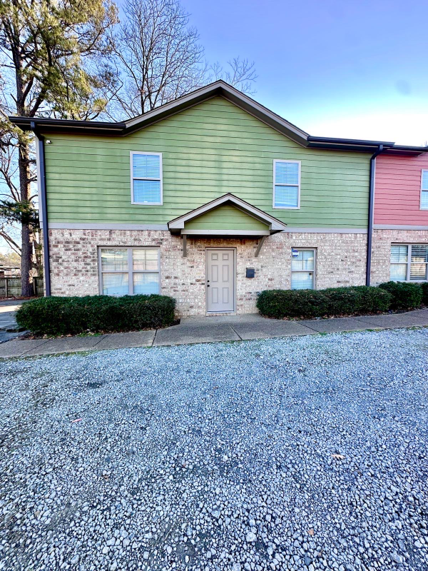 Building Photo - 3570 Spottswood Ave