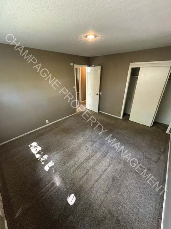 Building Photo - Single Family Home in Ruskin
