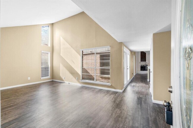 Building Photo - 2611 Quarry Hill Rd