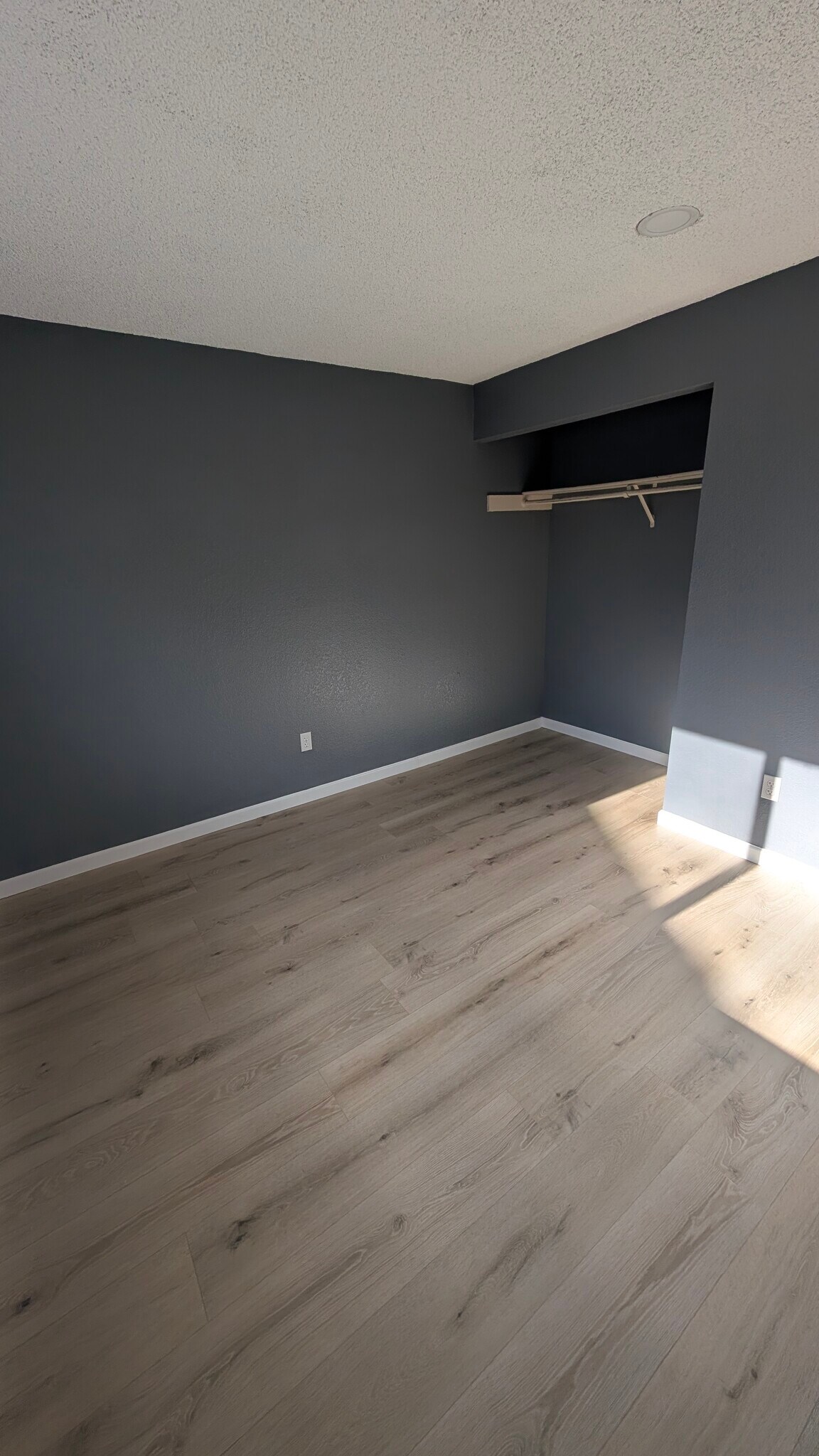 Building Photo - 2125 S Division Ave