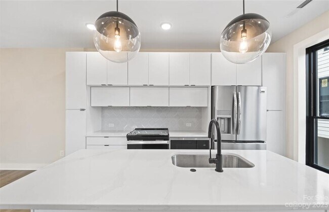 Building Photo - 4523 Radler Ct