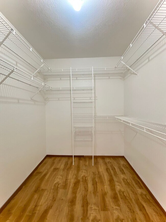 Building Photo - Modern 3BR Home in Nantucket Cove with Dual Suites & Prime Commuter Access