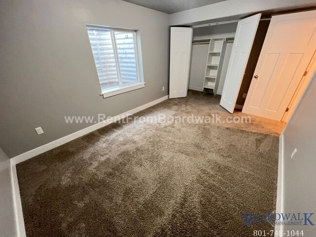 Building Photo - Stylish Vineyard Basement Apartment!