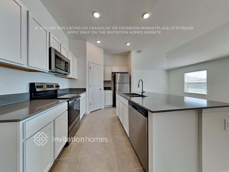 Building Photo - 4060 Tug Hl Ln