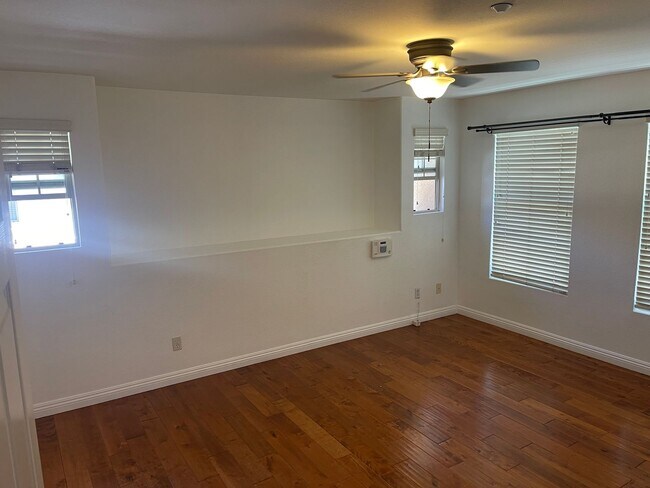 Building Photo - 2207 Huntington Point Rd