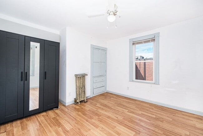 Building Photo - 4bed 2bath in Waltham 9/1