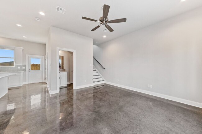 Building Photo - 127 Gadwall Dr