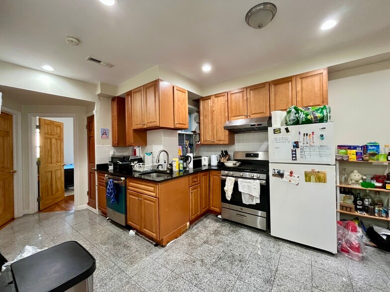 Building Photo - 179 Northampton St