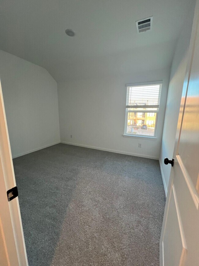 Building Photo - 3758 Pierce Ln
