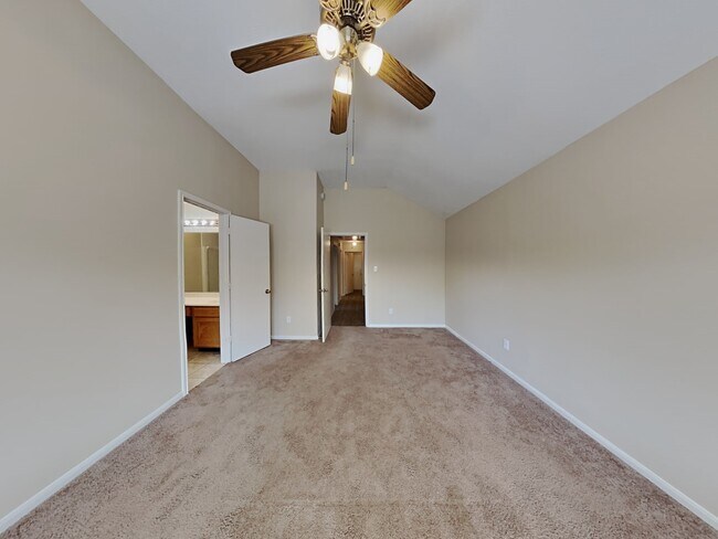 Building Photo - 18203 Gravenhurst Ln