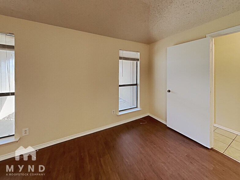 Building Photo - 4211 Spring Meadow Ln