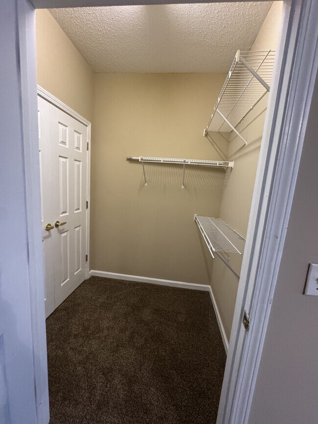 Building Photo - 9768 Leyland Dr