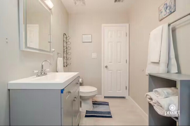 Building Photo - 4000 Gulf Terrace Dr