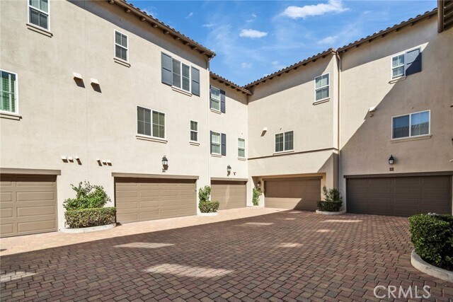 Building Photo - 817 Terrace Ln E
