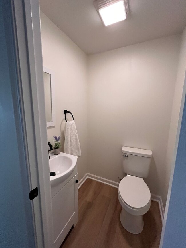 Building Photo - Beautiful new construction off Rivermont! ...