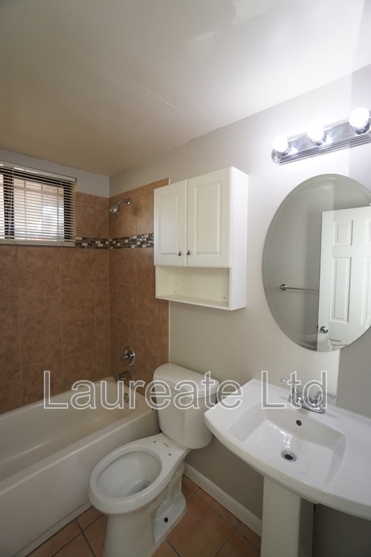 Building Photo - 1124 Rosemary St