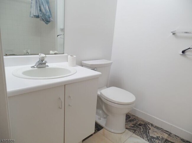 Building Photo - 57 Waugh Ct