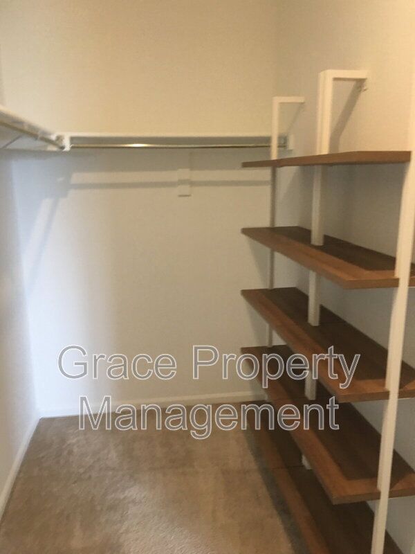 Building Photo - 9681 Truckee St