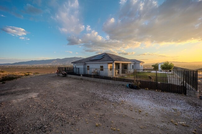 Building Photo - 2985 Bentley Dr