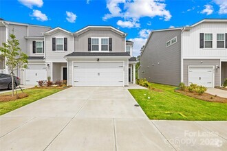 Building Photo - 2220 Belterra Dr