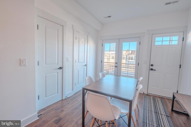 Building Photo - 413 Delafield Pl NW