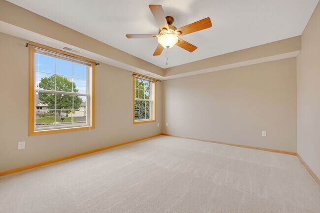 Building Photo - 15631 Linnet St NW