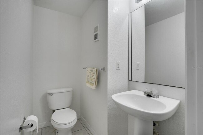 Building Photo - 5011 Sunridge Palms Dr