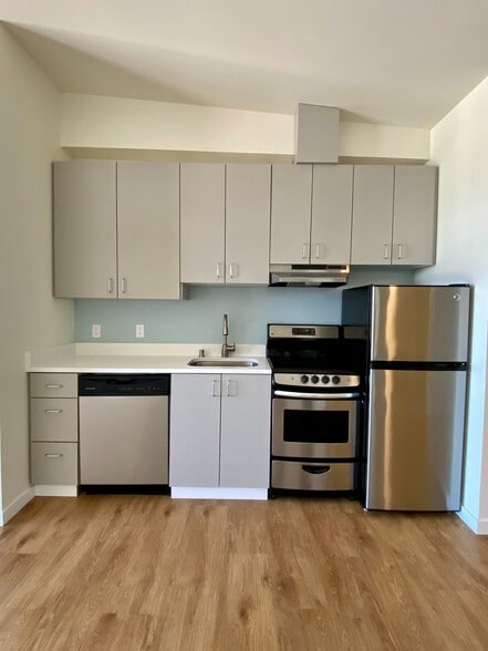 Building Photo - Bayview West Apartments