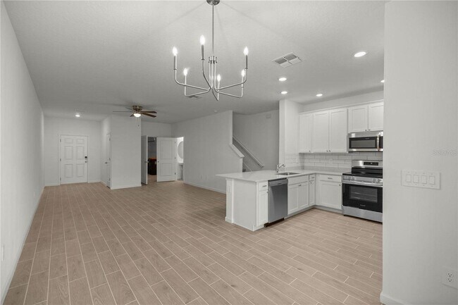 Building Photo - 3600 SE 37th Ct