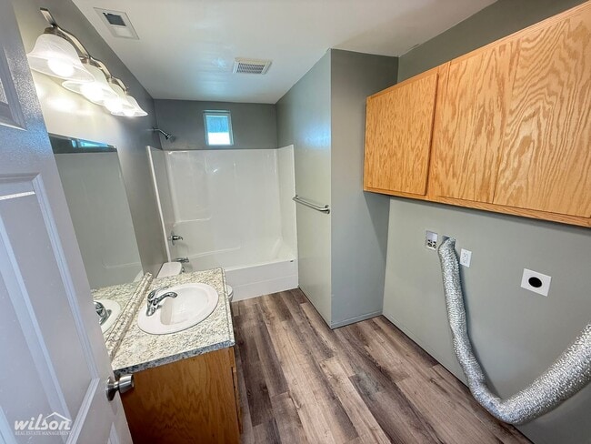 Building Photo - 1401 S 4th Ave