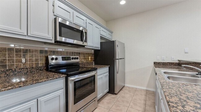 Building Photo - 3000 SW Windrift Ave