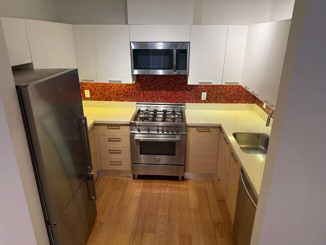 Building Photo - Quiet Rear-Unit in the Mission — Private Terrace, Garage, Roof Deck
