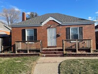 Building Photo - Brick Home Near Hospital